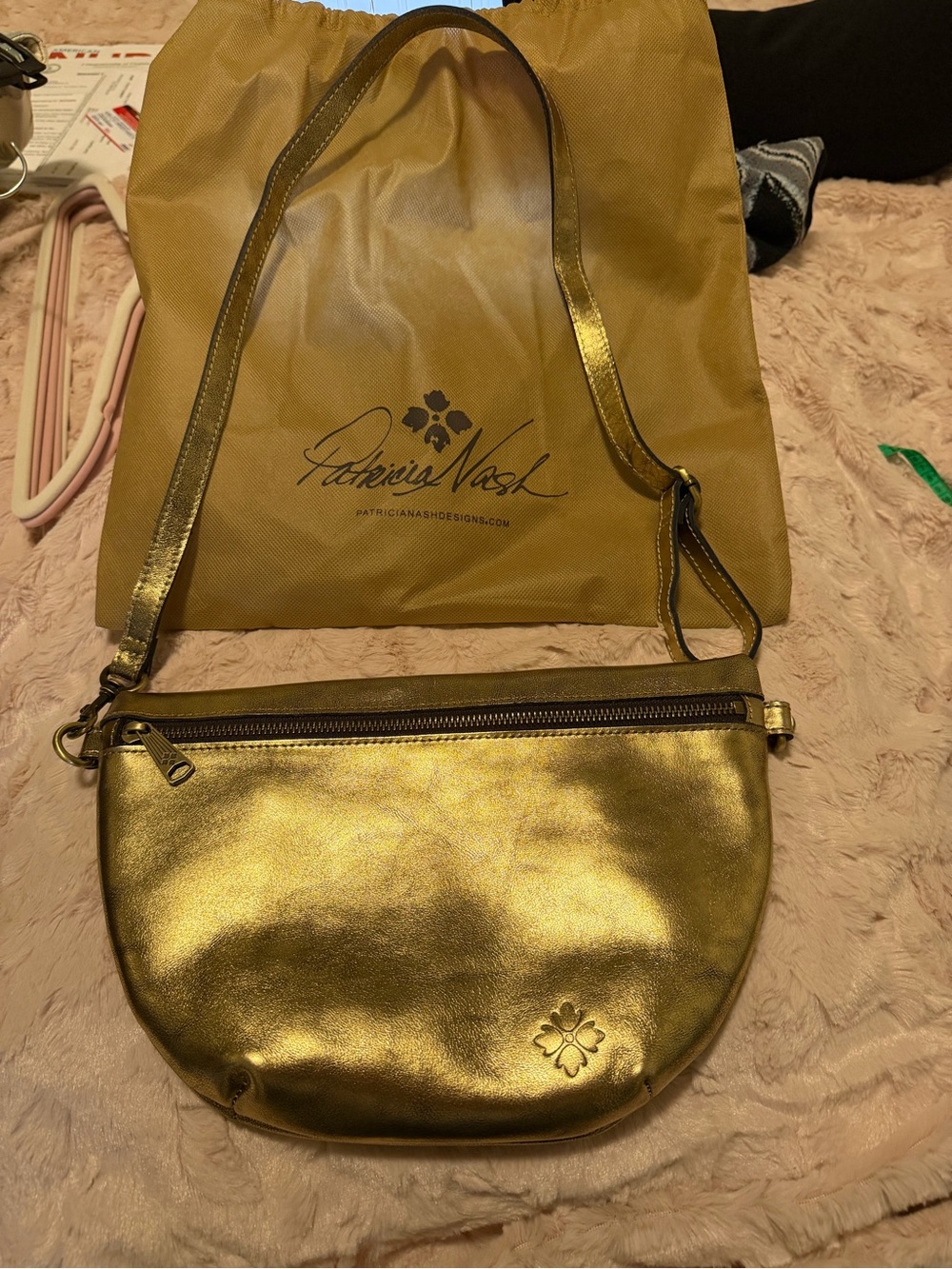 Patricia Nash Metallic Gold Crossbody/Belt Bag - Picture 3 of 7